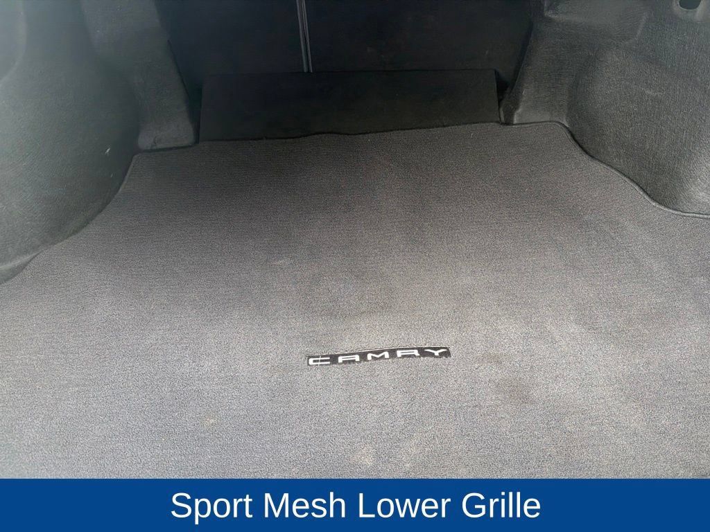 Used 2019 Toyota Camry SE w/ Carpet Mat Package FWD image 11