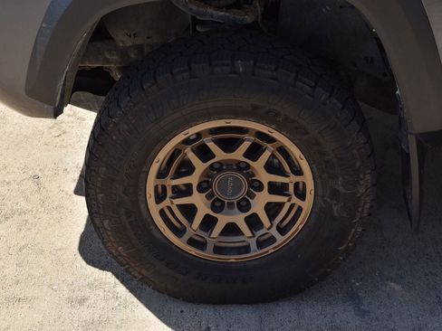 Used 2023 Toyota Tacoma Trail Edition w/ Trail Edition image 10