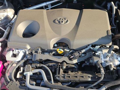 Used 2025 Toyota RAV4 XLE AWD/4WD image 21