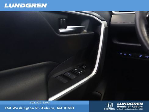 Used 2020 Toyota RAV4 XLE w/ Convenience Package image 27