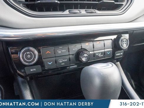 Used 2023 Jeep Compass Limited w/ Elite Group AWD/4WD image 11