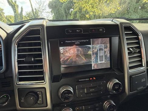 Used 2016 Ford F150 Platinum w/ Equipment Group 701A Luxury AWD/4WD image 20