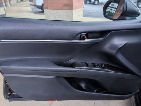 Used 2024 Toyota Camry SE FWD image 12