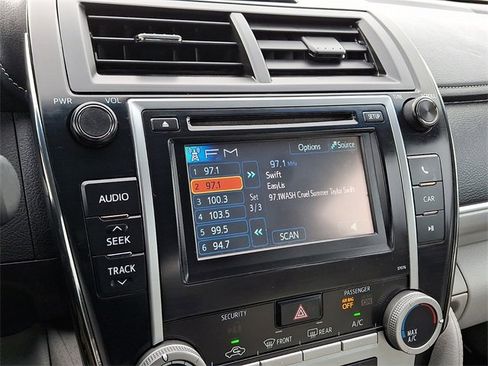 Used 2013 Toyota Camry LE image 16