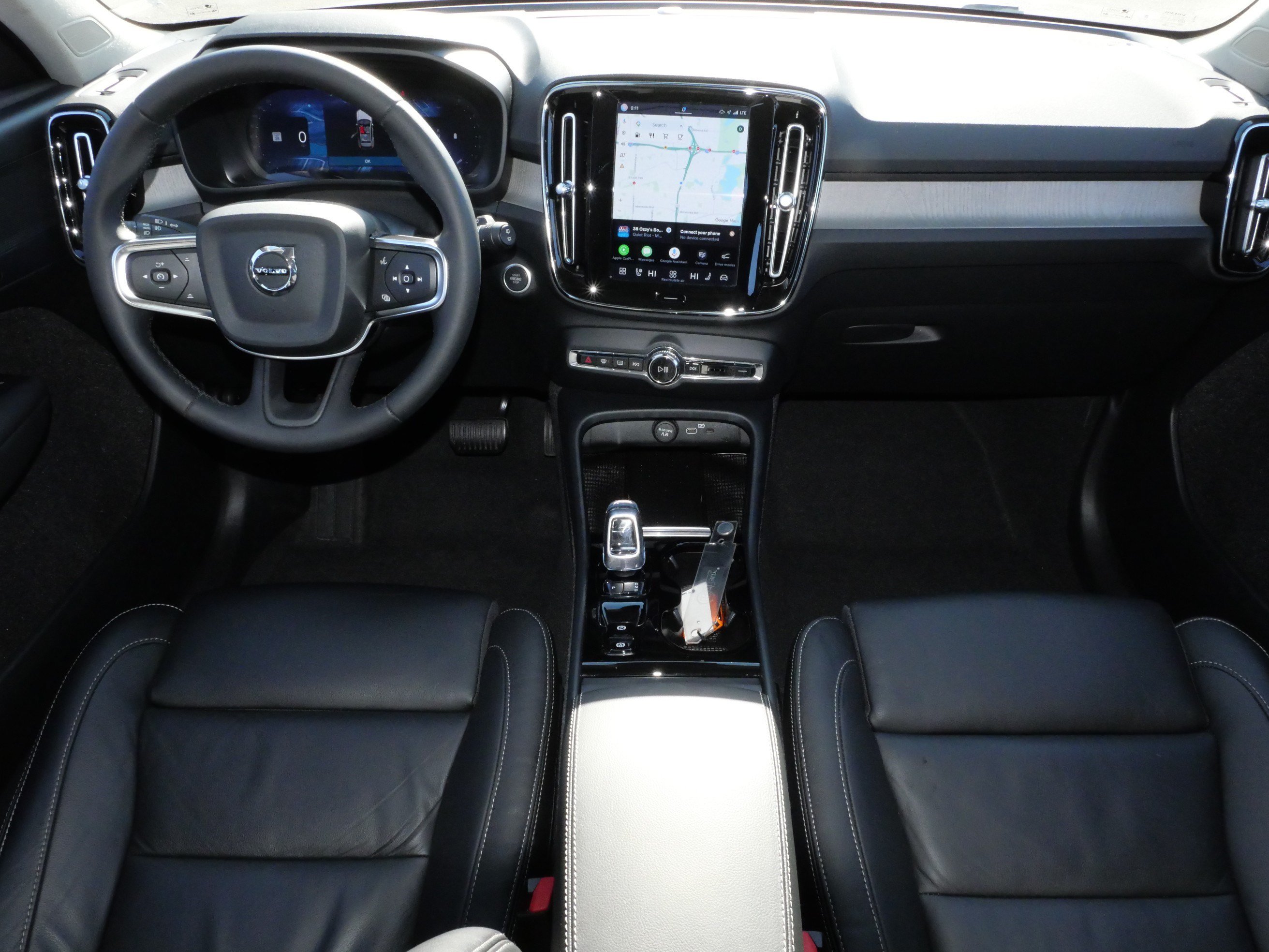 Used 2024 Volvo XC40 B5 Plus w/ Climate Package AWD/4WD image 10