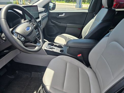 Certified 2023 Ford Escape Platinum AWD/4WD image 9