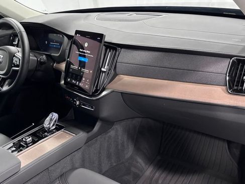 Certified 2026 Volvo XC90 B6 Plus AWD/4WD image 17
