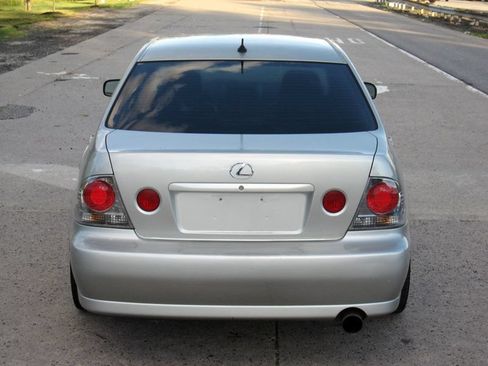 Used 2002 Lexus IS 300 RWD image 14
