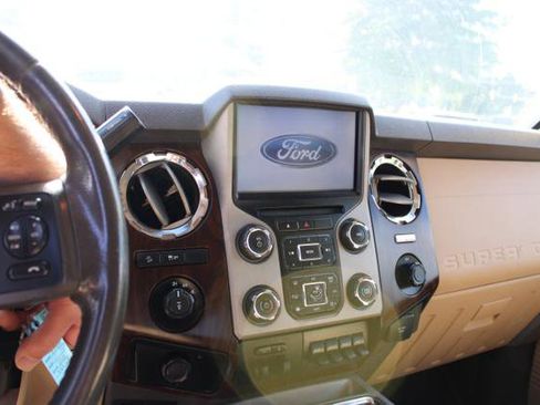 Used 2014 Ford F250 Lariat w/ Lariat Interior Package AWD/4WD image 17