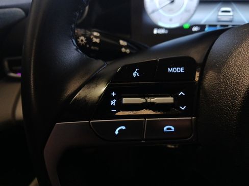 Used 2023 Hyundai Elantra Limited image 16