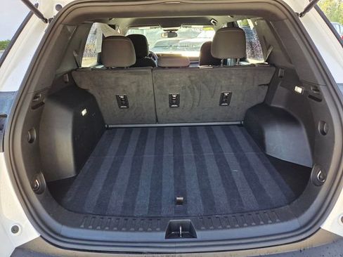 Used 2025 Chevrolet Equinox LT image 19