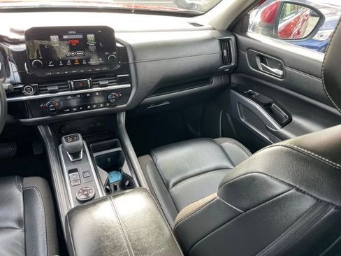 Certified 2023 Nissan Pathfinder SL w/ Cargo Package AWD/4WD image 11