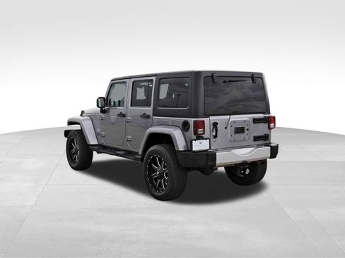 Used 2014 Jeep Wrangler Unlimited Sahara w/ Max Tow Package AWD/4WD image 3