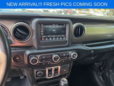 Used 2019 Jeep Wrangler Sport AWD/4WD image 9