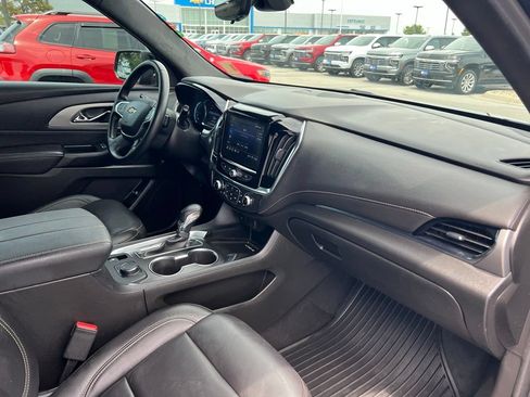 Used 2023 Chevrolet Traverse LT w/ Rear Camera Mirror Package AWD/4WD image 30