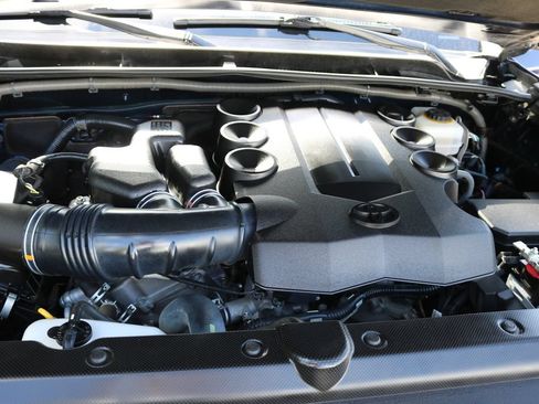 Used 2015 Toyota 4Runner SR5 RWD image 10
