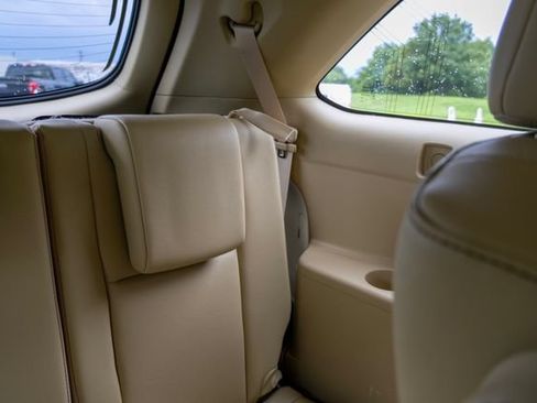 Used 2019 Toyota Highlander Limited FWD image 49