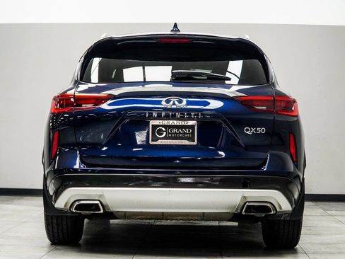 Used 2019 INFINITI QX50 Essential w/ Premium Heat Package image 12