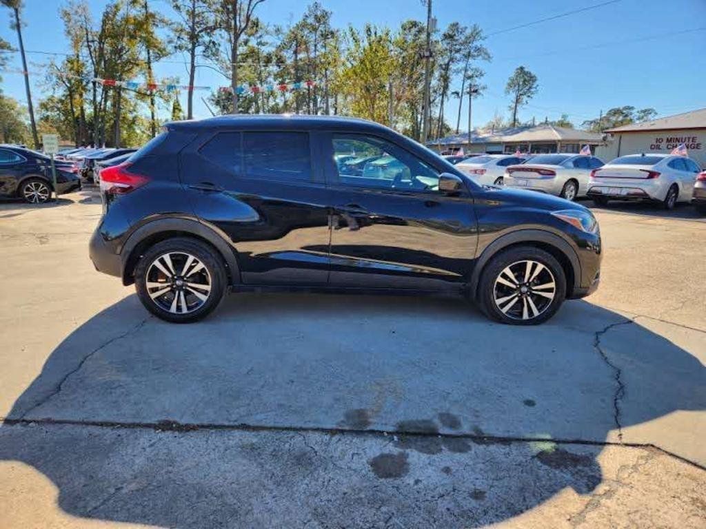 Used 2019 Nissan Kicks SV w/ Interior Electronics Package FWD image 4