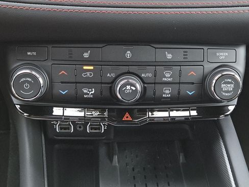 Used 2026 Dodge Durango GT w/ Blacktop Package AWD/4WD image 18