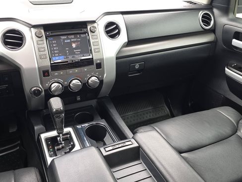 Used 2019 Toyota Tundra SR5 w/ SR5 Upgrade Package AWD/4WD image 13
