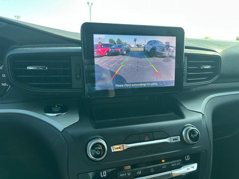 Used 2020 Ford Explorer XLT RWD image 11