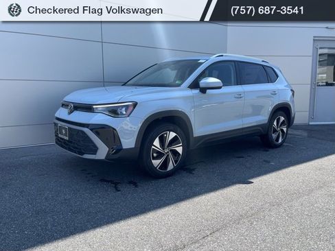 New 2025 Volkswagen Taos SE image 12