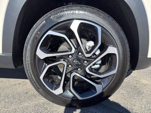 New 2026 Chevrolet Trax RS w/ Driver Confidence Package image 9