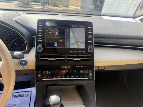 Used 2019 Toyota Avalon Limited w/ Advanced Safety Package FWD image 14