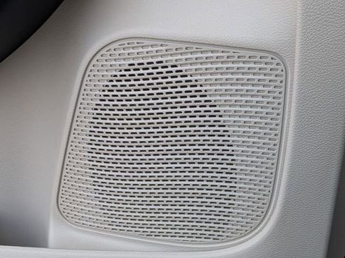 Certified 2023 Chrysler Pacifica Limited image 17