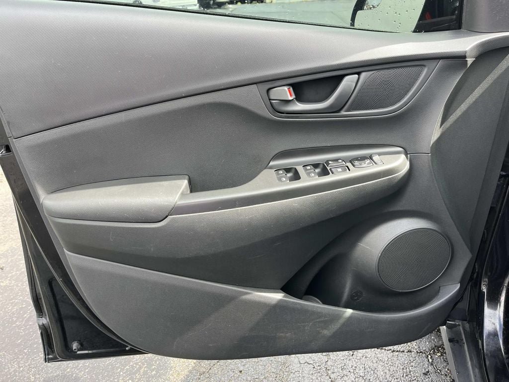 Used 2022 Hyundai Kona SE FWD image 24