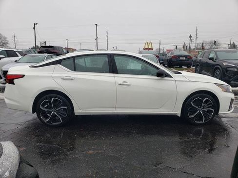 New 2025 Nissan Altima 2.5 SR AWD/4WD image 7