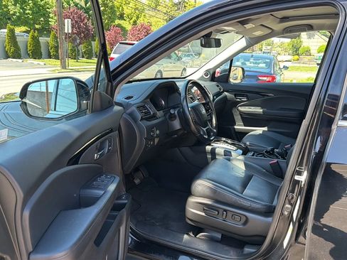 Used 2021 Honda Pilot Touring image 23