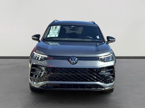 New 2026 Volkswagen Tiguan SE R-Line image 2