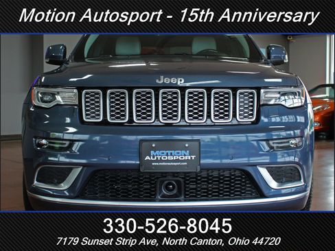 Used 2020 Jeep Grand Cherokee Summit AWD/4WD image 4