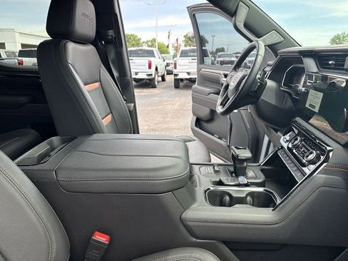 Certified 2025 GMC Sierra 1500 AT4 w/ AT4 Preferred Package AWD/4WD image 13