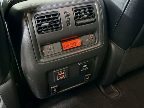 Used 2018 Nissan Pathfinder SL w/ Midnight Edition Package image 27