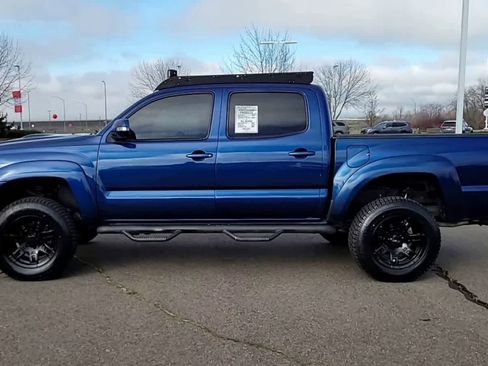 Used 2014 Toyota Tacoma 4x4 Double Cab w/ TRD Sport Package image 5