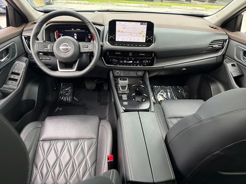 Certified 2023 Nissan Rogue Platinum w/ Platinum Premium Package FWD image 15