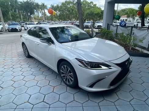 Used 2023 Lexus ES 350 w/ Accessory Package (Z2) FWD image 10