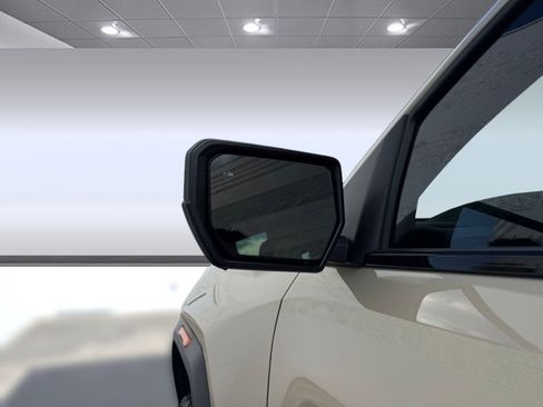 Used 2024 GMC Canyon AT4X image 23