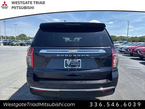 Used 2023 Chevrolet Suburban LT RWD image 5