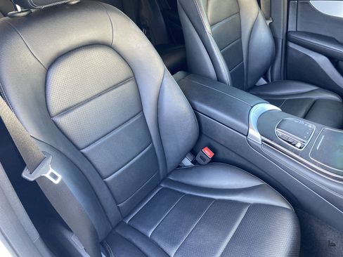 Used 2020 Mercedes-Benz GLC 300 image 30