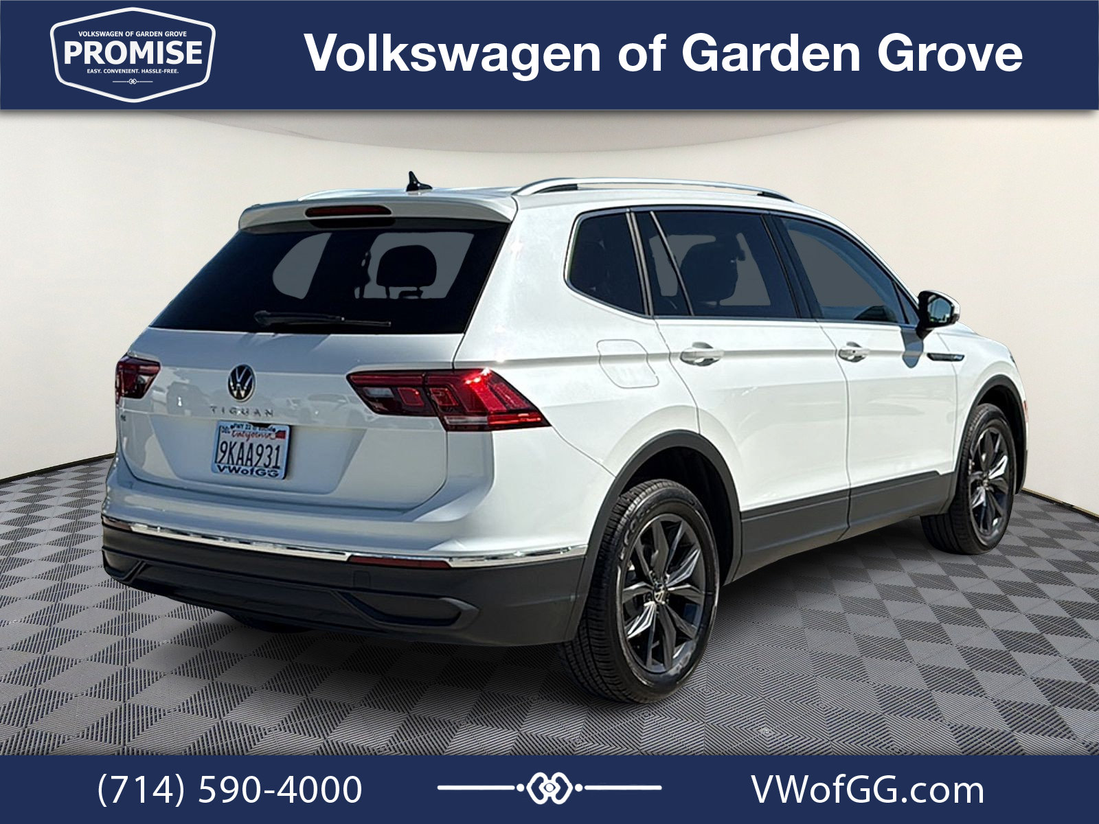 Used 2023 Volkswagen Tiguan SE FWD image 8