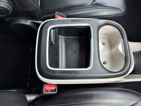 Certified 2023 Chrysler Pacifica Touring-L FWD image 15