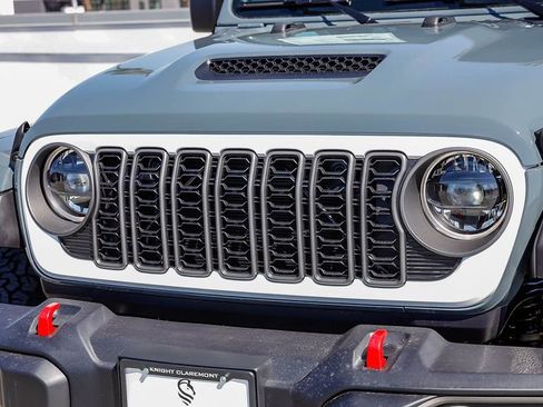 New 2026 Jeep Wrangler Unlimited Rubicon w/ Whitecap Package image 5