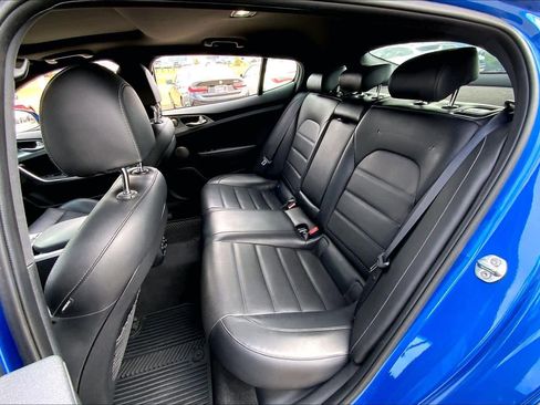 Used 2019 Kia Stinger GT2 image 19