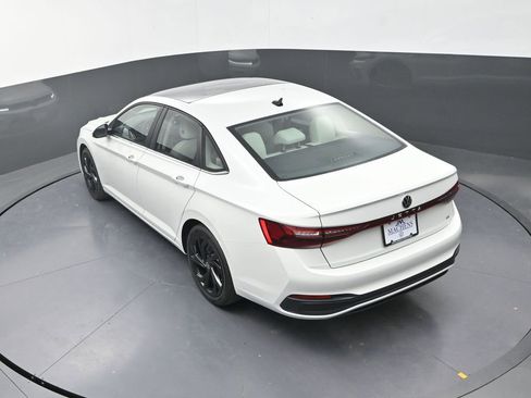 New 2026 Volkswagen Jetta SE image 14