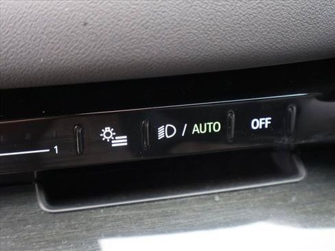 Used 2024 BMW 530i xDrive w/ Premium Package AWD/4WD image 14