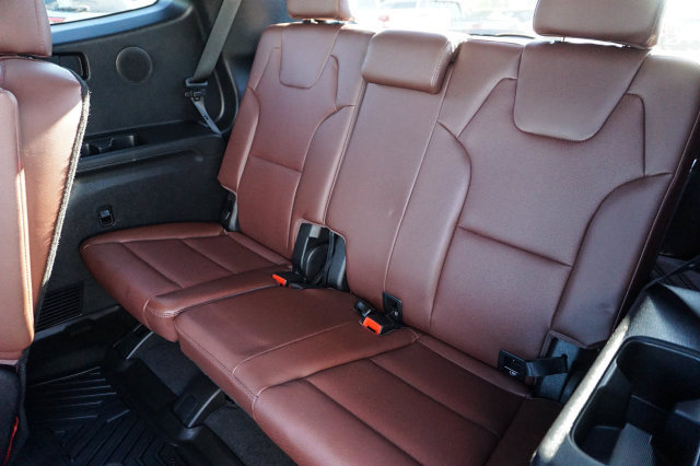 Used 2024 Kia Telluride SX w/ Towing Package FWD image 21